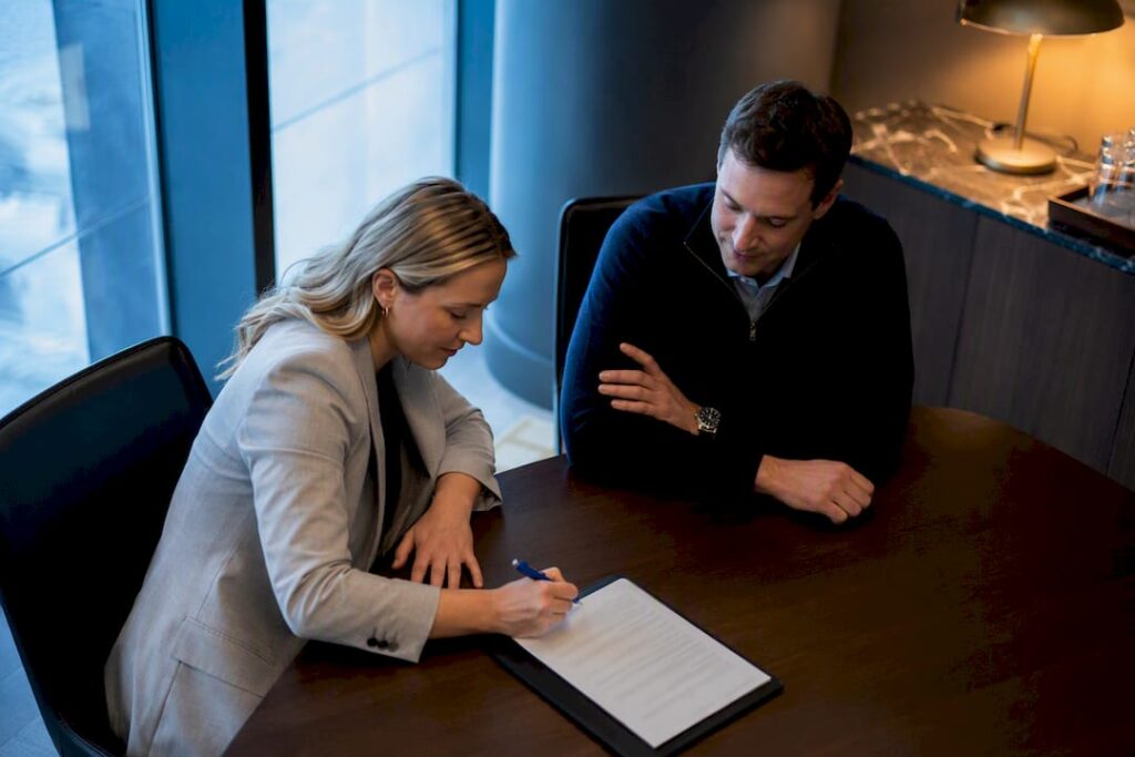 Signing an exclusive recruiting agreement